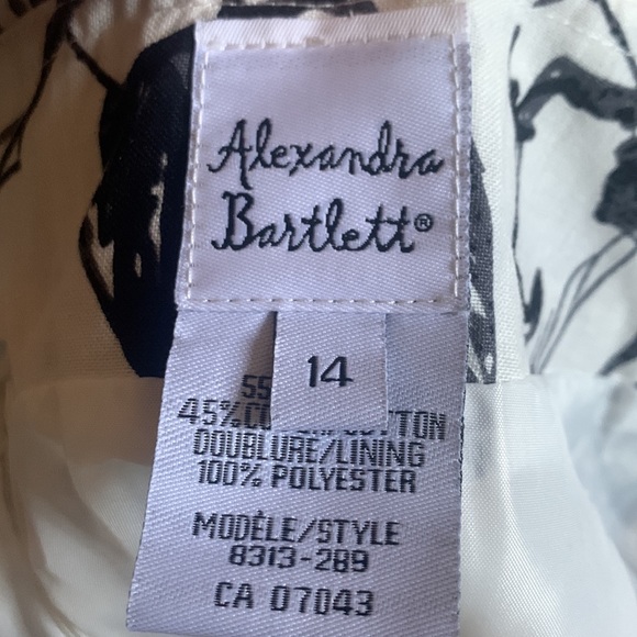 Womens lined light weight patterned skirt size 14 - Picture 5 of 6